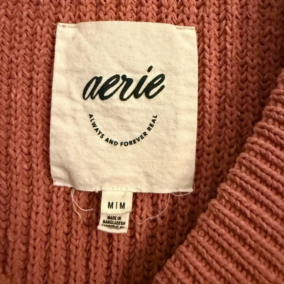 Aerie Beyond Chenille v-neck sweater, EUC
Medium - Picture 3 of 3